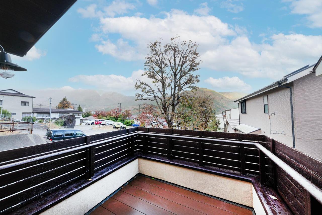 スタジオーネ 箱根強羅 East - Stagione Hakone Gora East Apartment Bagian luar foto