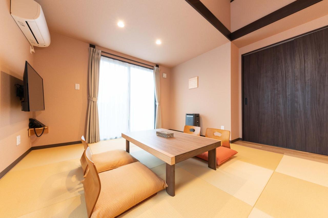 スタジオーネ 箱根強羅 East - Stagione Hakone Gora East Apartment Bagian luar foto