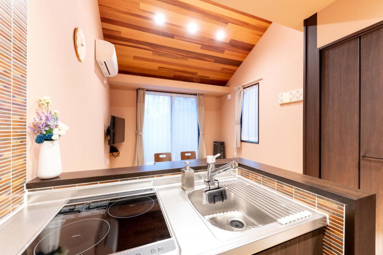 スタジオーネ 箱根強羅 East - Stagione Hakone Gora East Apartment Bagian luar foto