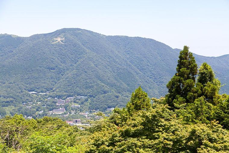 スタジオーネ 箱根強羅 East - Stagione Hakone Gora East Apartment Bagian luar foto